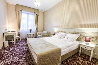 Отель Hotel Jarosław Ярослав-2